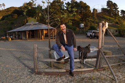 Tom Selleck bei einem Fototermin in Malibu, Kalifornien, im Jahr 2010.