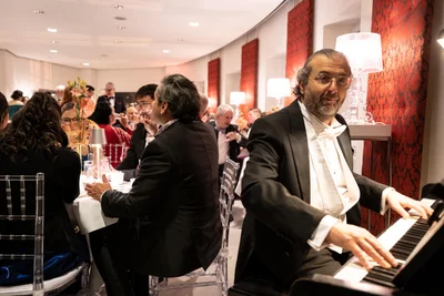 Pianist: Jeffrey Goldberg.