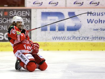 Stürmer Patrick Pohl vom Eishockey-Zweitligisten Eispiraten Crimmitschau hat sich am Dienstagabend beim 4:3-Sieg nach Penaltyschießen gegen den ESV Kaufbeuren die linke Schulter ausgekugelt. 