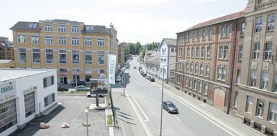 <p class="artikelinhalt">Die Hammerstraße teilt das Viertel in zwei Gebiete: links viele neue Gewerbe, rechts unter anderem das älteste Gewerbe der Welt. </p>