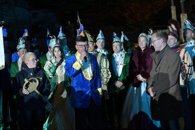 Großes Hallo in Oelsnitz: Links NCV-Präsident Oliver Otto und rechts Bürgermeister Thomas Lein.
