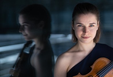 Charlotte Thiele spielt auf einer französischen Violine von 1775, einer großzügigen Leihgabe. 