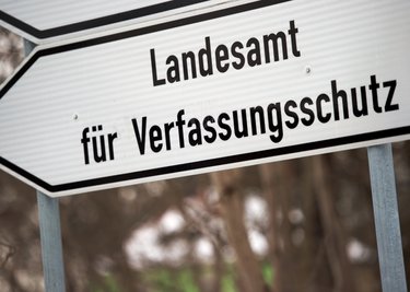 Jährlich wird ein Verfassungsschutzbericht für Sachsen veröffentlicht. Hinzu kommen aktuelle Monatsberichte. 