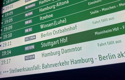 Der Stellwerkausfall bei Lüneburg ist laut Bahn behoben. Der Verkehr zwischen Hamburg und Berlin rollt wieder an. 