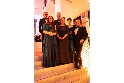 Die Gäste des 21. Chemnitzer Opernballs am 15.Februar bei der Ankunft im Opernhaus. Von links: Thomas Knorrn, Raik Szelenko, Annett Ueberschär, Falk Ueberschär, Christine Szelenko, Annekathrin Knorrn.
