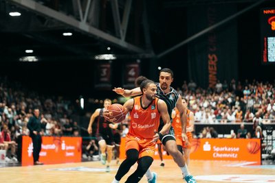 Kaza Kajami-Keane machte gegen Bonn ein ganz starkes Spiel und führte seine Mannschaft zum 80:66-Sieg.