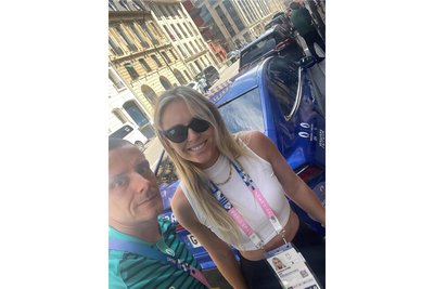 Handy-Selfie mit einem ehemaligen Wintersport-Superstar: Thoralf Wätzold am Sonntag mit Lindsey Vonn aus den USA.