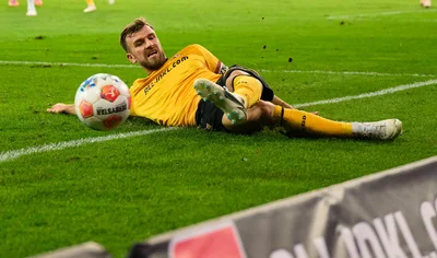 Lars Bünning von Dynamo Dresden musste sich einer Hirn-Operation unterziehen und fällt lange aus. (Archivbild)