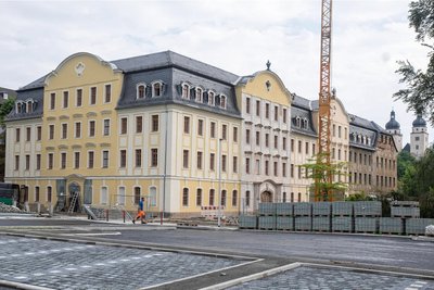 Noch im Sommer wurde am Weisbachschen Haus gearbeitet. Nun steht die offizielle Eröffnung der „Fabrik der Fäden“ bevor.