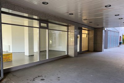 Mittlerweile ist fast die komplette Oheim-Passage leer – hier der Eingang zur früheren City-Agentur.