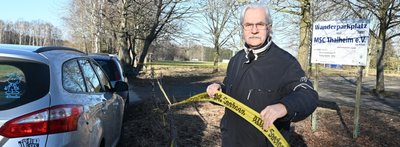 Der Wanderparkplatz des MSC Thalheim war eine ganze Weile gesperrt - im Bild Frank Krumbiegel, der Vorsitzende des MSC. 