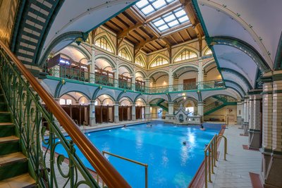 Das im Jugendstil erbaute Johannesbad in Zwickau.