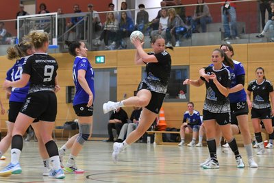 Helene Hunger (am Ball) gelangen bei der SG Klotzsche zwei Treffer für Rotation.