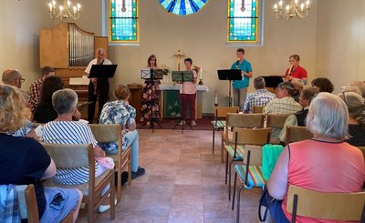 Der Blockflötenkreis mit Vincent Hübler, Ekkehard Hübler, Claudia Seidel, Claudia Dietrich, Luca Seidel und Manuela Gräbner (von links) musizierte in der Auferstehungskirche in Flöha-Plaue vor etwa 60 Zuhörern. 