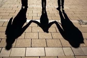 23.000 Unterschriften gegen Ehegattensplitting: Plauenerin startet Petition - Fachleute schlagen Reformen beim Ehegattensplitting und beim Elterngeld vor.