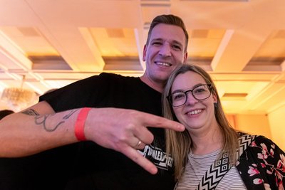 Sindy und Marcel aus Frohnau sind ebenfalls Onkelz-Fans und fasziniert vom Zusammenhalt der Band.