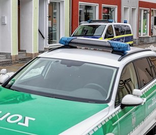 Stippvisite des Zolls in einem Rauchshop in Auerbach. Grund ist die ab Mitte Februar geltende Tabaksteuer auf E-Zigaretten. 