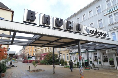 Im vorderen Bereich gibt es noch brachliegende Bauten. Manche Investoren zeigen kein Interesse an Kooperationen.