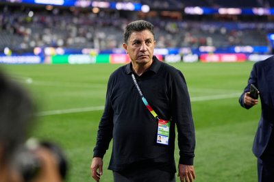 Trainer Ghalenoei findet, seine Mannschaft wird bei der WM unterdrückt.