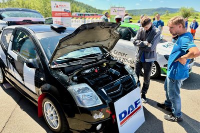 Nicht nur Kartsport, sondern nun auch Auto-Slalom soll junge Leute im 1. Auer MSC halten.