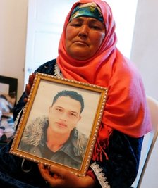 Nour-al-Houda, Mutter des Terrorverdächtigen Amri.
