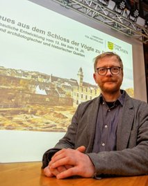 Archäologe Jörg Wicke hat die Geschichte des Plauener Schlosses am Donnerstagabend spannend und kurzweilig erzählt.