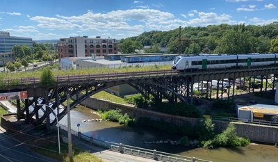 Die Deutsche Bahn will das Viadukt, das die Annaberger Straße und die Chemnitz überspannt, im Zeitraum zwischen 2022 und 2025 sanieren.