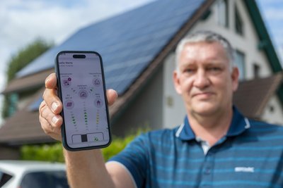 Schwiegersohn Thomas Galemann steuert die Haustechnik über eine App.