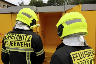 Das Paketfach, in dem der junge Mann eingesperrt war.