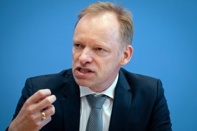 Seine Mitarbeiter haben mehr als 500 Sozialleistungen identifiziert – und über 3000 entsprechende Paragrafen: Clemens Fuest, Präsident des Ifo-Instituts.