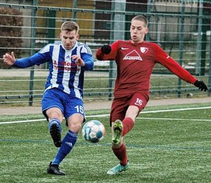 Toni Hahn (l.) fuhr mit Germania den nächsten Heimsieg ein. Robin Klinner und dem TSV Flöha stehen harte Wochen bevor. Als nächstes warten der HFC Colditz und Stahl Riesa auf den Neuling. 