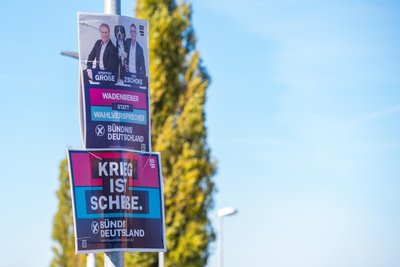 Stollberg, Hohensteiner Straße: Noch immer hängen auch hier Wahlplakate der Landtagswahl.