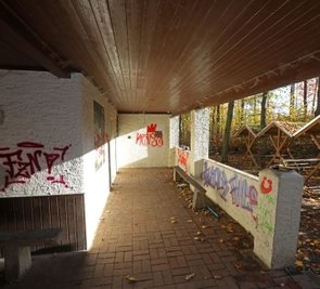 Der Kiosk im Wilhelm-Wunderlich-Park in Meerane präsentiert sich als Schandfleck. 