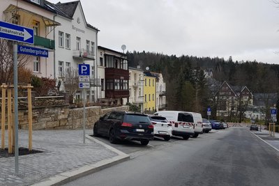 Die innerstädtische Straße in der Kurstadt ist nach der Sanierung wieder frei.