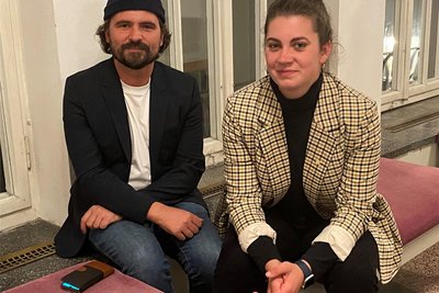 Katharina Landsberg (27) und Stephan Bestier (40), die beiden künstlerischen Leiter des Jungen Theaters am Mittelsächsischen Theater, haben das Bundestreffen in Döbeln mit organisiert.