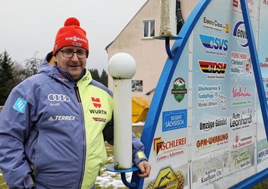 Für Olaf Beyer geht ein Wunsch in Erfüllung: Der 49-Jährige ist Sprungrichter beim Neujahrsspringen der Vierschanzentournee. 