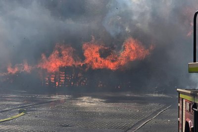 Gegen 18 Uhr wurde die Feuerwehr zu einem Brand an der Chemnitztalstraße alarmiert.