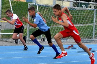 232 Sportler kämpfen um Medaillen - Christoph Rößler (r.) vom TSV Fortschritt Mittweida gewann bei den Regionalmeisterschaften in zwei Wettbewerben - über 800 m und im Speerwerfen.