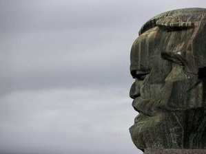 24 Stunden Karl-Marx-Kopf: Film ab jetzt in Chemnitzer Kunstsammlungen zu sehen - Das vom sowjetischen Bildhauer Lew Kerbel 1971 geschaffene Karl-Marx-Monument.