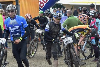 24-Stunden-Mountainbike: Extremrennen verspricht Spannung - Schnappschuss von einer früheren Auflage: Reger Betrieb herrscht immer in der Wechselzone.