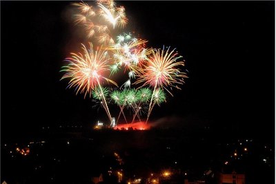Großfeuerwerke wie hier zum Bergstadtfest 2012 gehören zur Kategorie F4. Ihr Einsatz verbietet sich derzeit von selbst. 