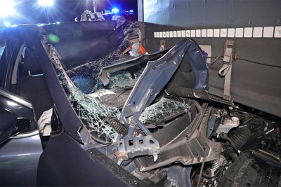 Der Fahrer des Unfallwagens wurde verletzt ins Krankenhaus eingeliefert.