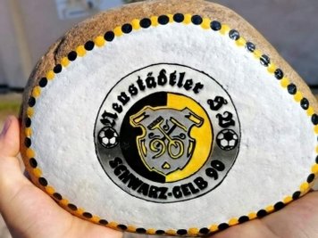 Ein Erzi-Stone wirbt für die Ziele der Neustädtler Kegler. 