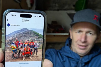 Bei Veranstaltungen hat Dirk Uhlmann immer auch seine Kamera dabei, um hinterher auf Social Media seine Fotos zu teilen.