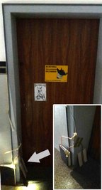 Die selbstgebaute Katzenklingel, die einen Polizeieinsatz auslöste.
