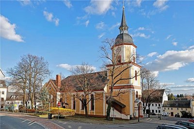 Die Trinitatiskirche am Neumarkt in Hohenstein-Ernstthal. 