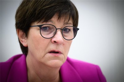 Für die SPD-Vorsitzende Saskia Esken ist ganz klar: Trotz des derzeit geringen Wachstums darf es keine Kürzungen im Sozialbereich geben.