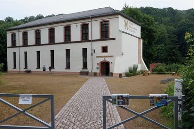 Für die Aufwertung des Vorplatzes sollen Fördermittel beantragt werden. 