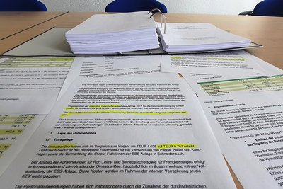Beteiligungsberichte, Wirtschaftspläne, Jahresabschlüsse: Der Vogtlandkreis hinkt seiner Veröffentlichungspflicht um Jahre hinterher.