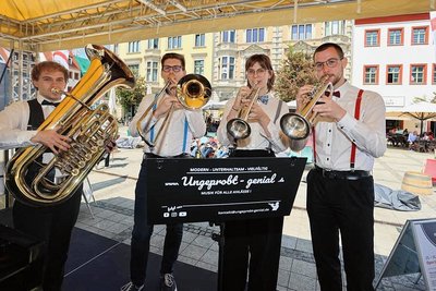 Laurent Beyerlein, Sebastian Müller, Cinzia Behr und Maurice Höfer (von links) spielen regelmäßig - zur Unterhaltung und auch, um andere zu motivieren. 